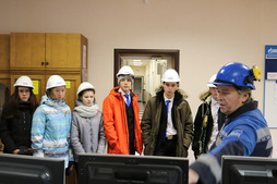 Во время экскурсии по газокомпрессорной службе, ученики посетили диспетчерскую и аппаратную службы связи