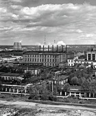 Промышленная панорама СГПЗ июнь 1989 г. 
В 1973 г. в систему ПО «Комигазпром» включён Ухтинский (сегодня Сосногорский) газоперерабатывающий завод
