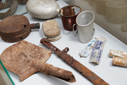 На выставке были представлены артефакты, которые были найдены на поле битвы спустя десятилетия